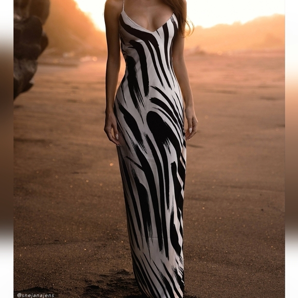 Meshki Dresses & Skirts - NWOT Meshki Emmanuela Abstract Black & White Print Dress